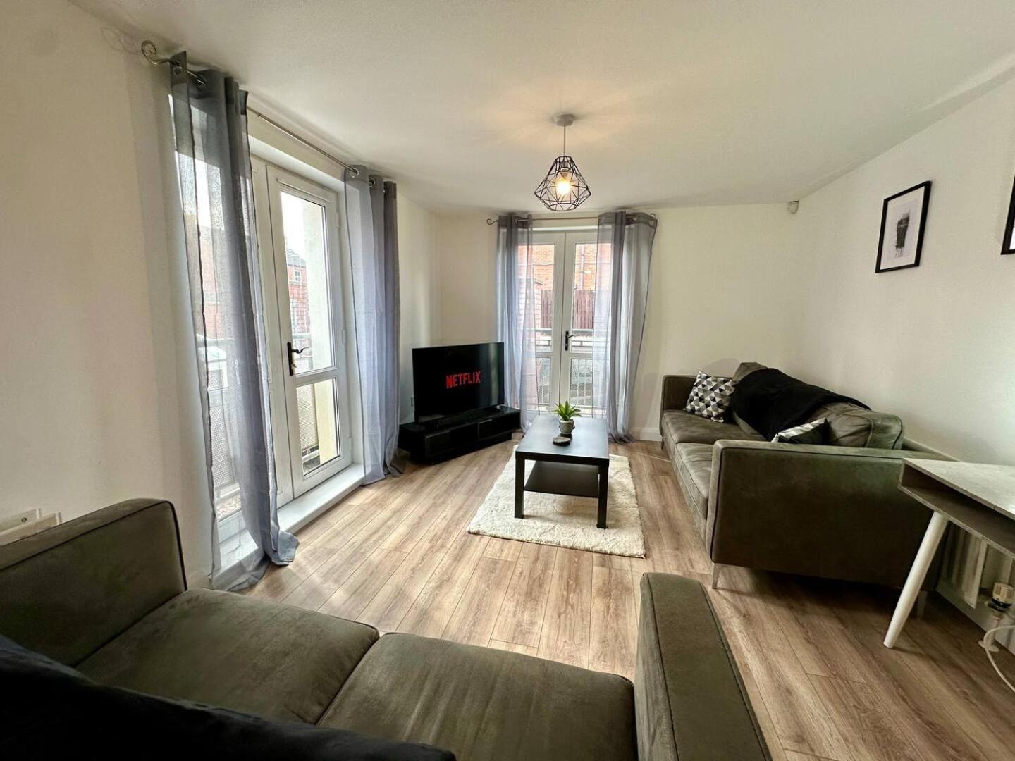 2Br City Side Apartment Belfast Esterno foto