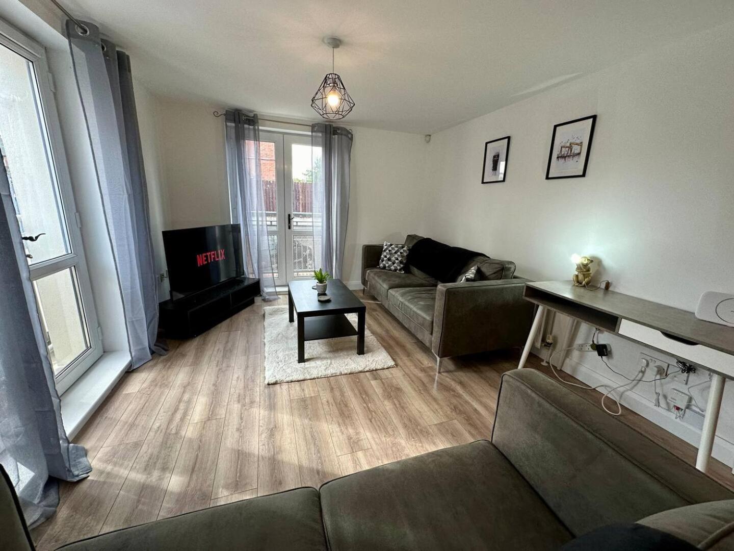 2Br City Side Apartment Belfast Esterno foto